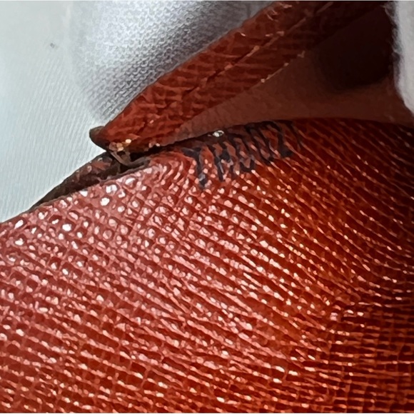 Vintage Louis Vuitton Monogram Viennois Wallet (2001) - Picture 16 of 17